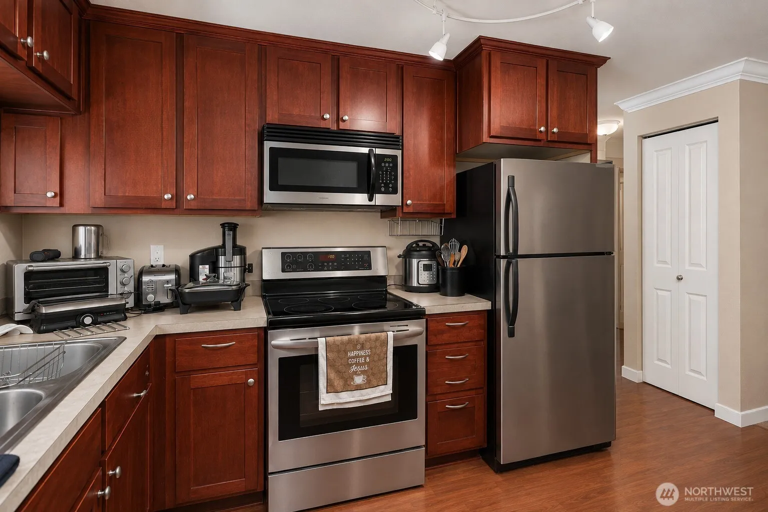 Property photo for 23417 16th Place S #b203, Des Moines photo 4