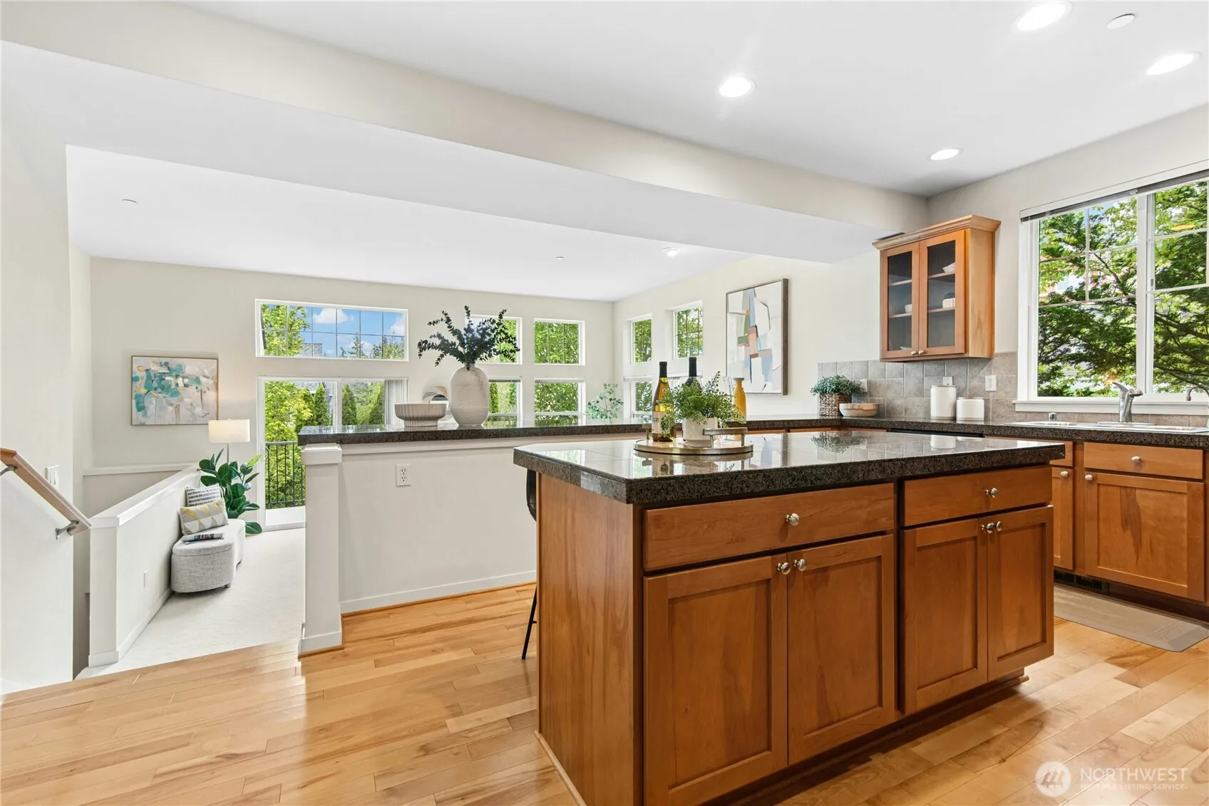 Property photo for 1901 Ne Killian Lane, Issaquah photo 4