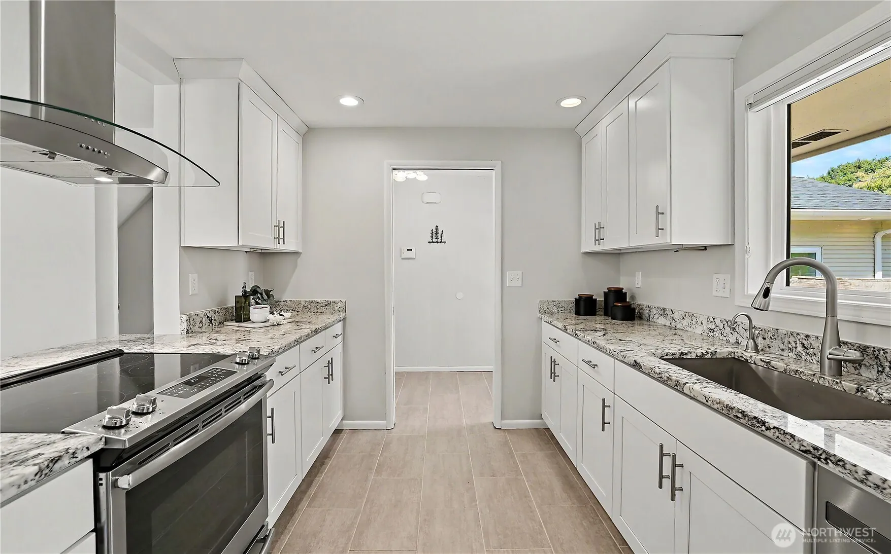 Property photo for 7333 46th Avenue Ne, Seattle photo 4