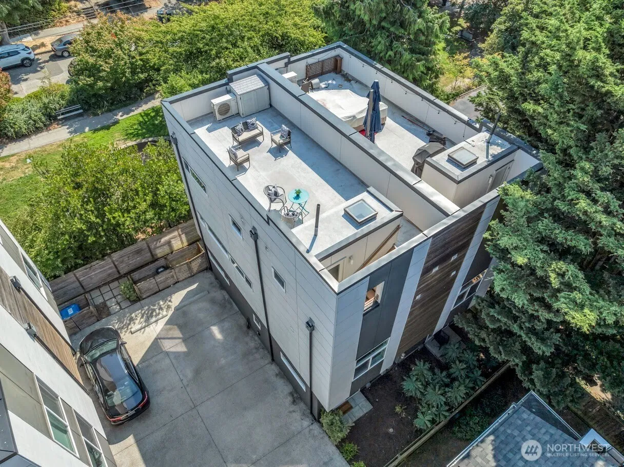 Property photo for 1705 Nw 63rd Street #b, Seattle photo 2