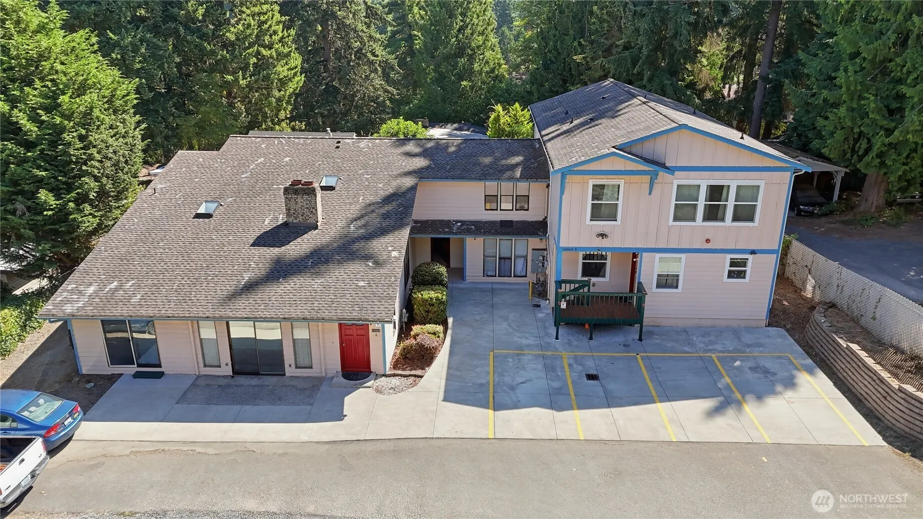 Property photo for 16068 Greenwood Avenue N, Shoreline photo 2