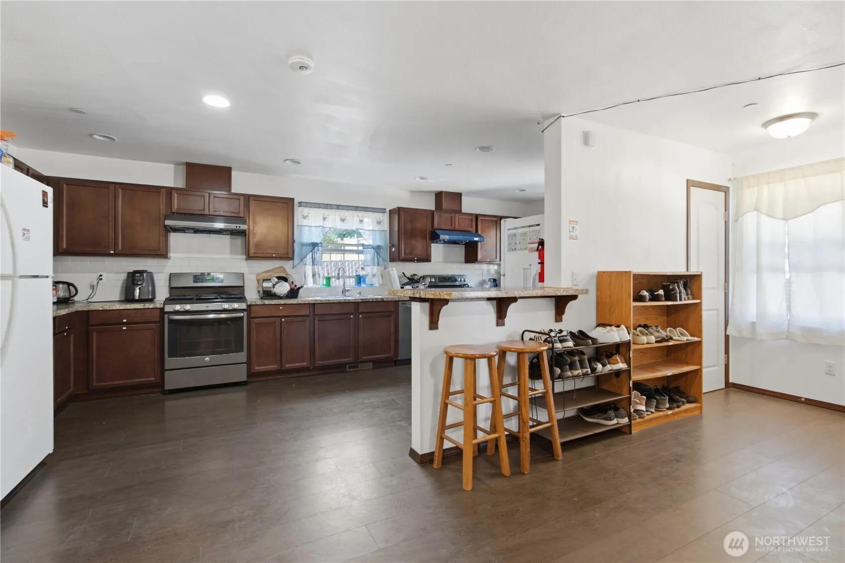 Property photo for 16068 Greenwood Avenue N, Shoreline photo 5