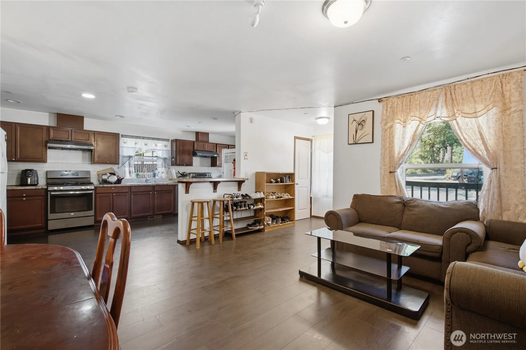 Property photo for 16068 Greenwood Avenue N, Shoreline photo 4