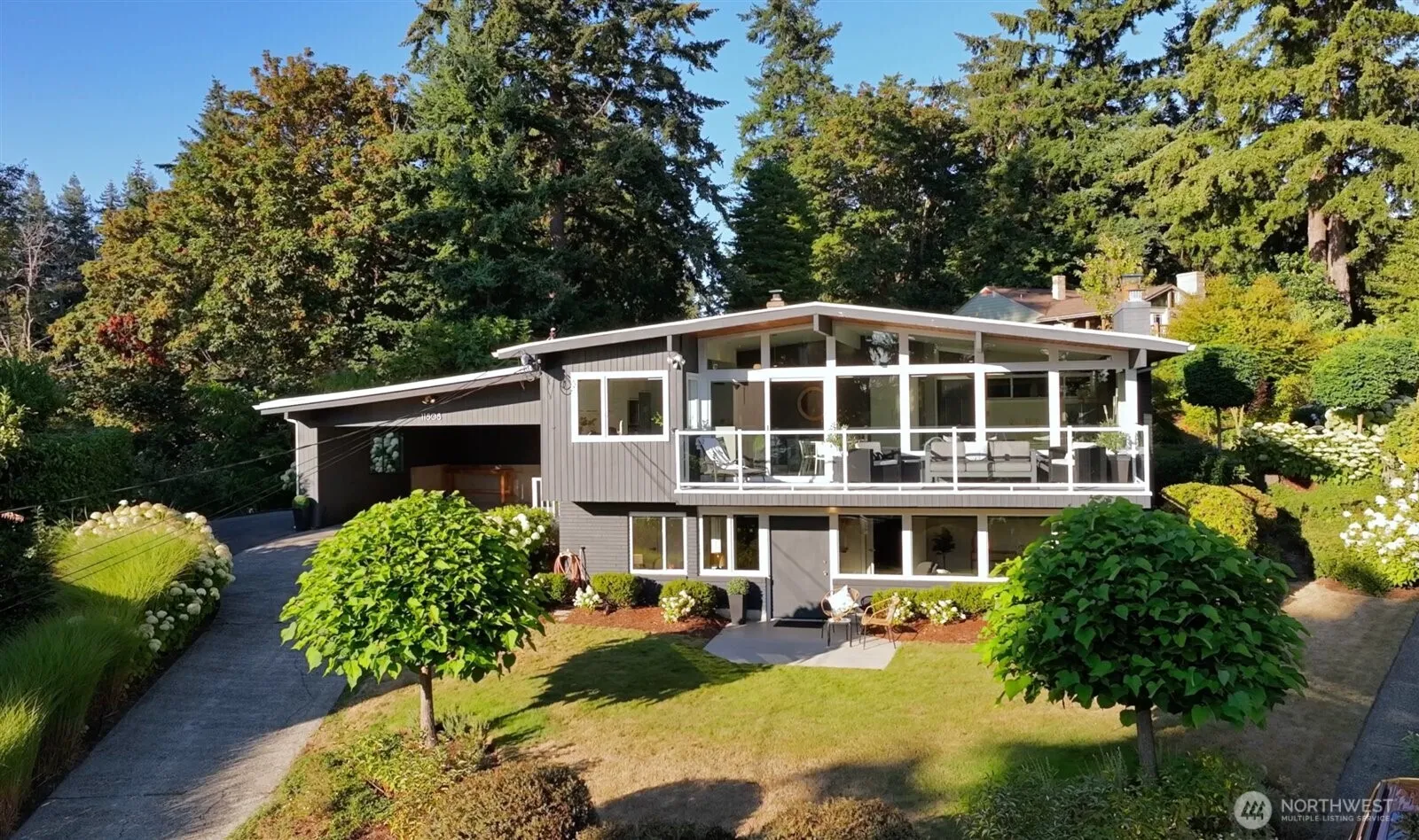 Property photo for 11808 Marine View Drive Sw, Burien