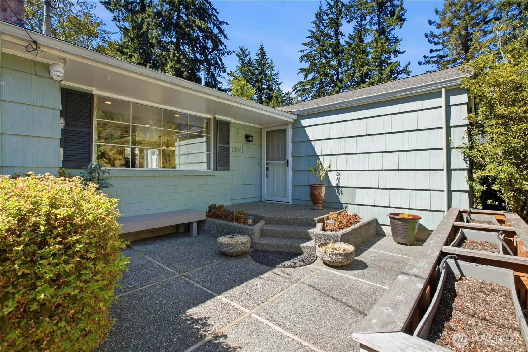 Property photo for 13041 25th Avenue Ne, Seattle photo 2