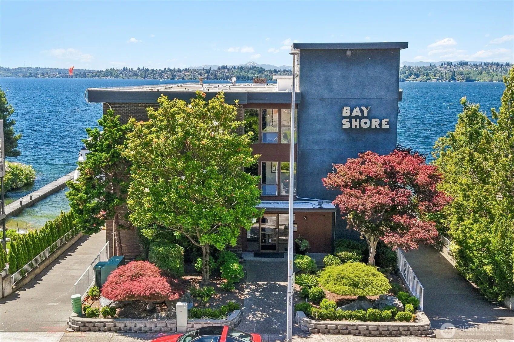 Property photo for 6421 Lake Washington Boulevard Ne #301, Kirkland photo 2