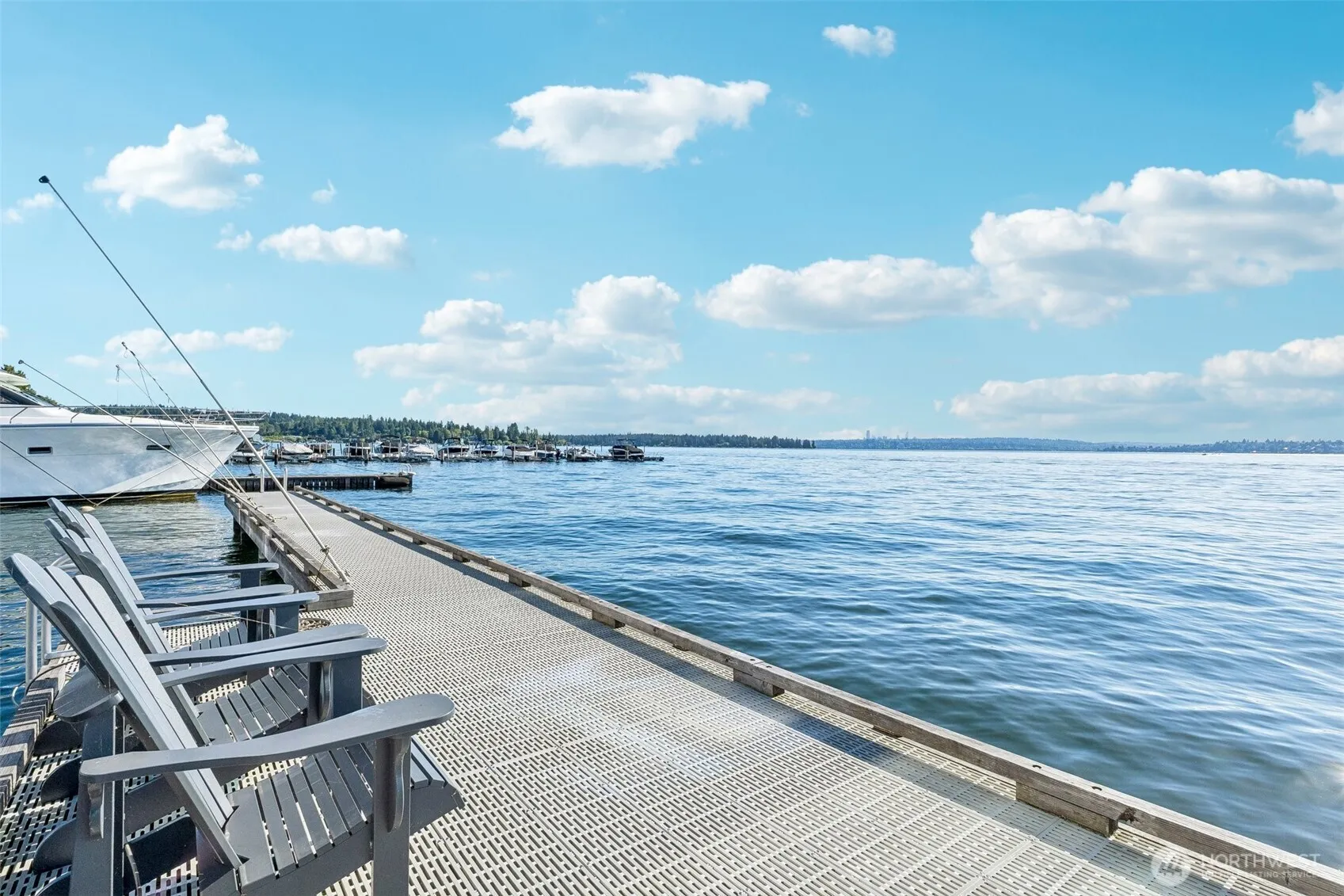 Property photo for 6421 Lake Washington Boulevard Ne #301, Kirkland photo 3