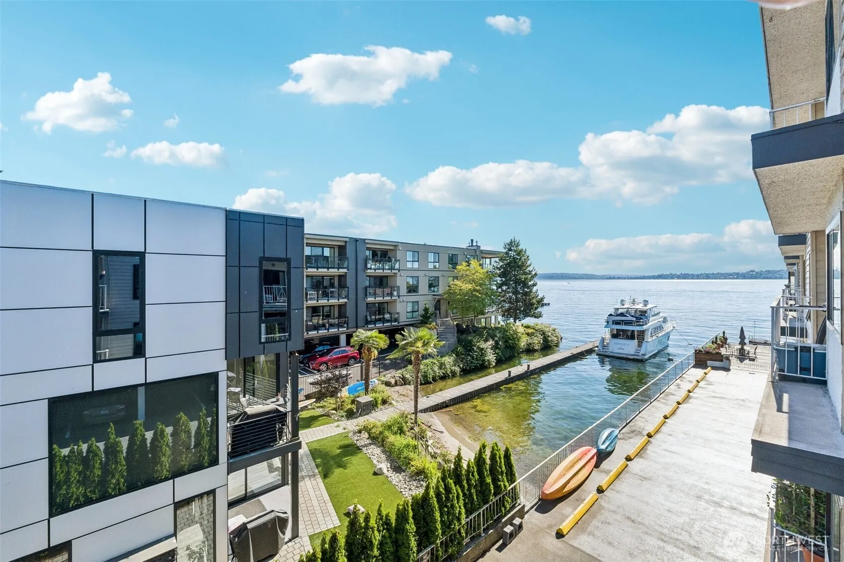 Property photo for 6421 Lake Washington Boulevard Ne #301, Kirkland photo 4