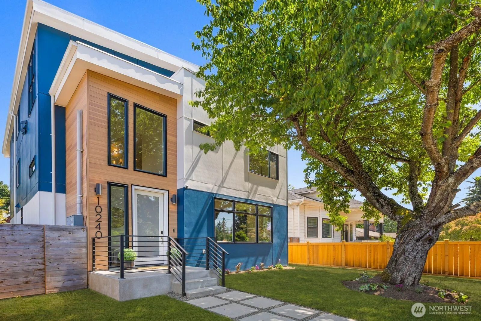 Property photo for 10240 40th Avenue Sw #a, Seattle