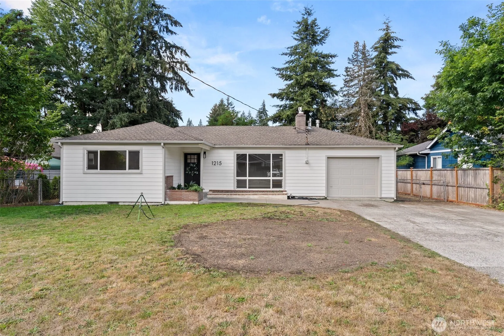 Property photo for 1215 Hall Street Se, Lacey photo 2
