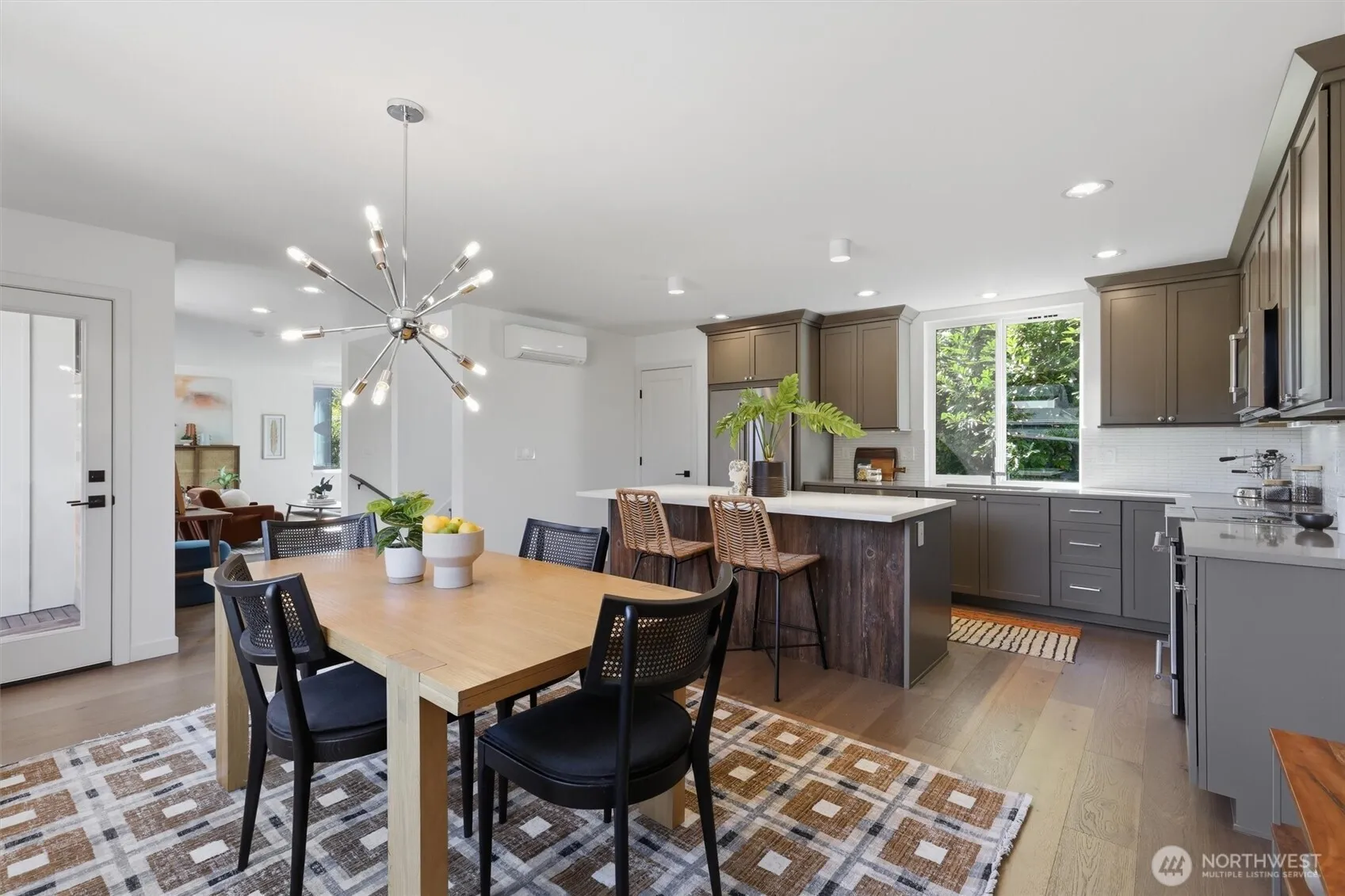 Property photo for 2415 Ne 77 Street, Seattle photo 5