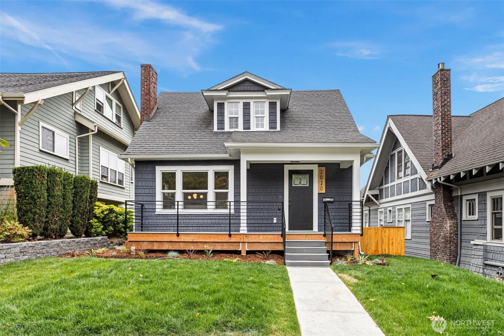 Property photo for 2020 33rd Avenue S, Seattle photo 3