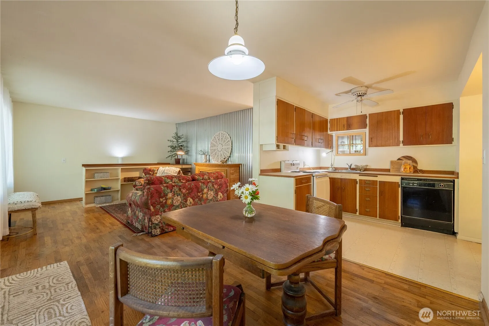 Property photo for 13814 26th Avenue Ne, Seattle photo 5