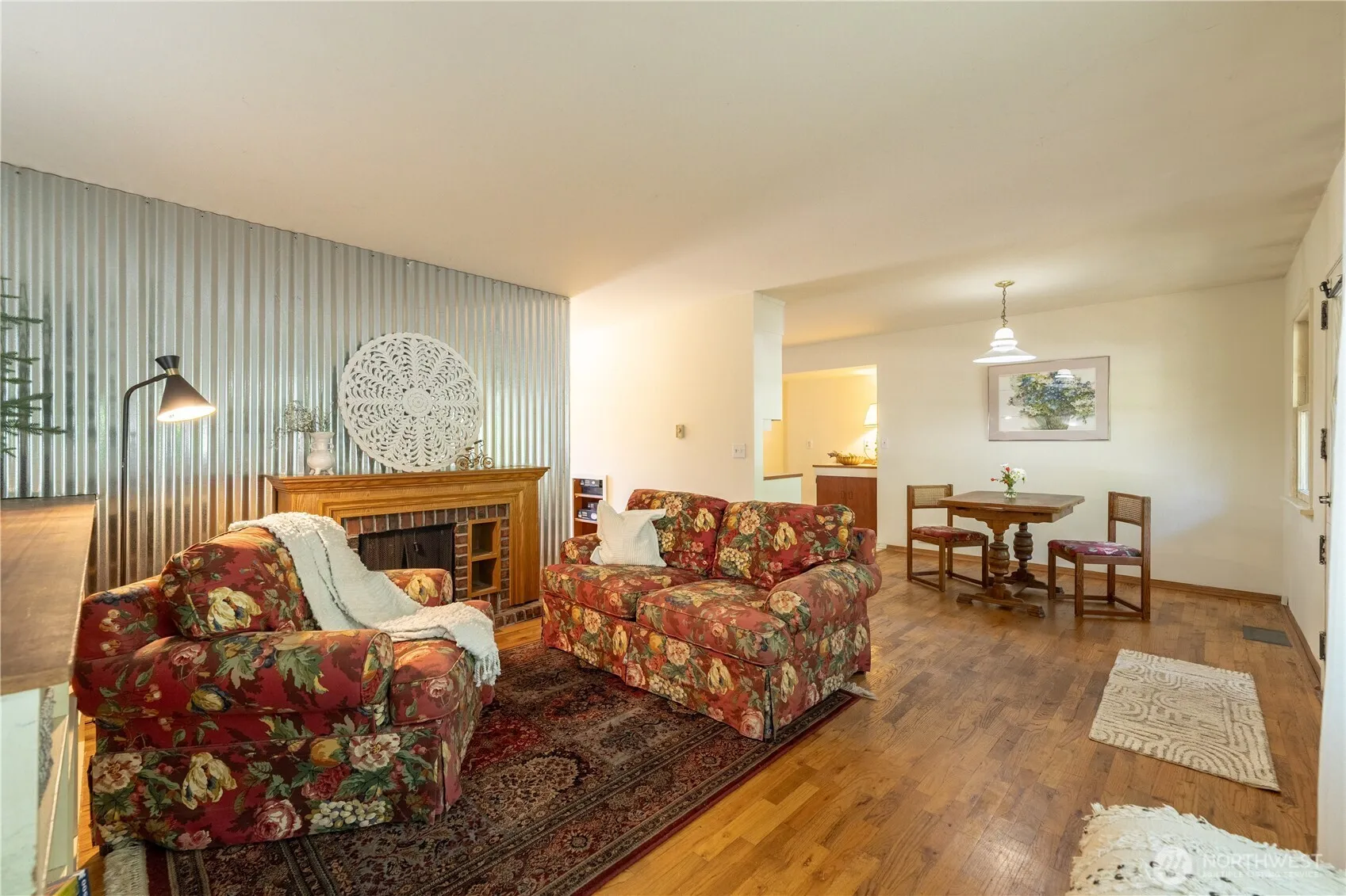 Property photo for 13814 26th Avenue Ne, Seattle photo 3