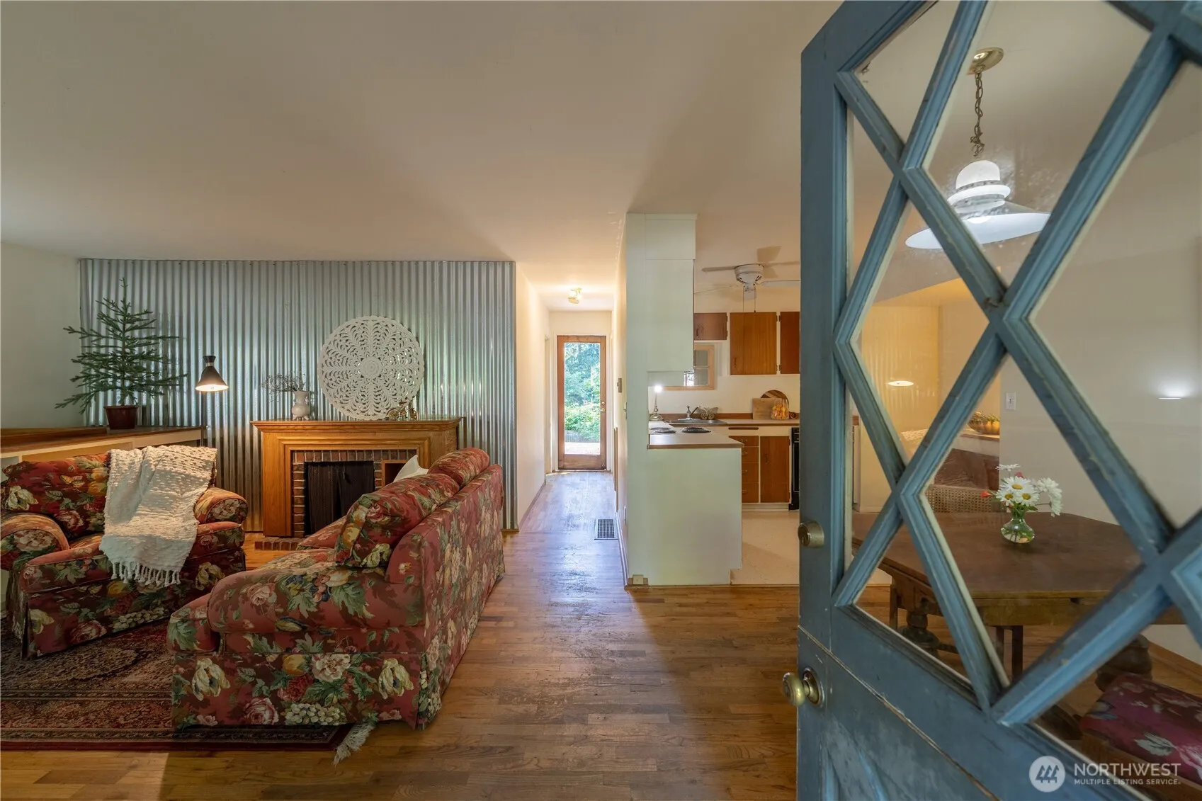 Property photo for 13814 26th Avenue Ne, Seattle photo 2