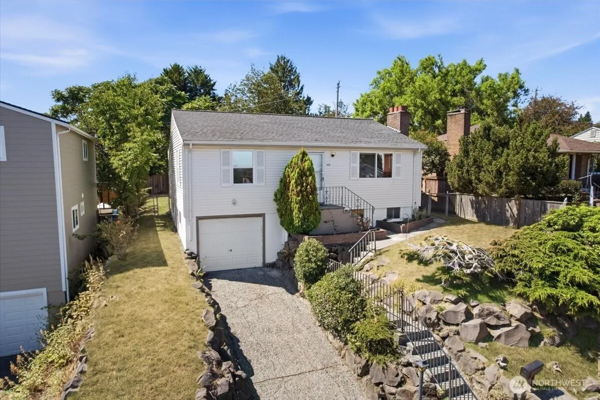 Property photo for 4153 39th Avenue Sw, Seattle