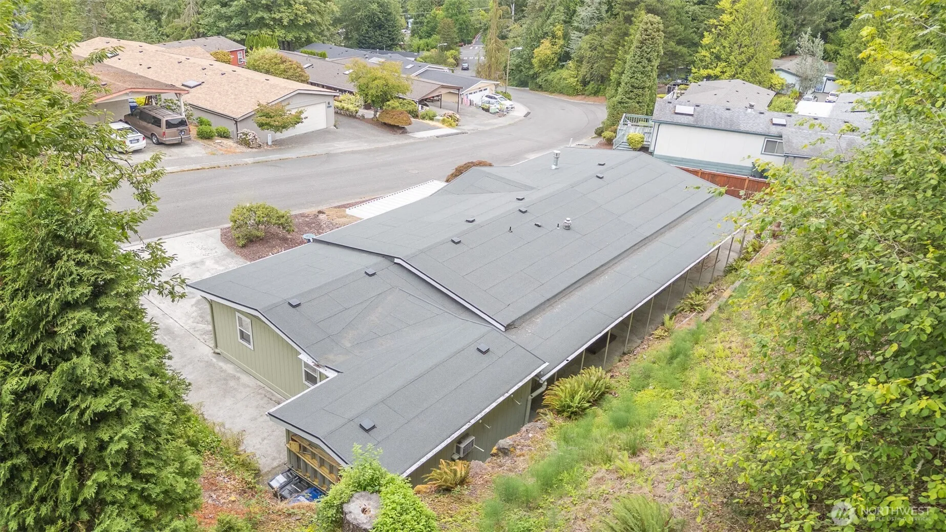Property photo for 17336 Woodcrest Drive Ne, Bothell photo 3
