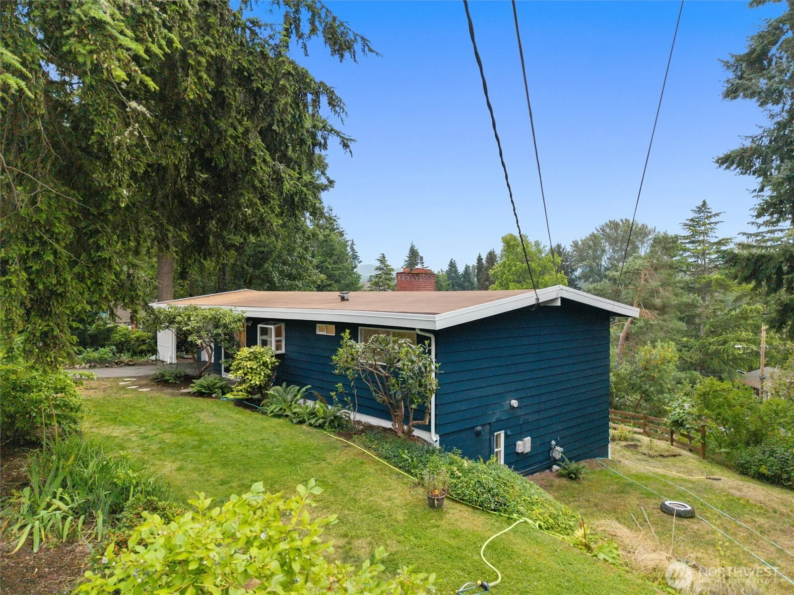 Property photo for 15805 Se 12th Place, Bellevue photo 3