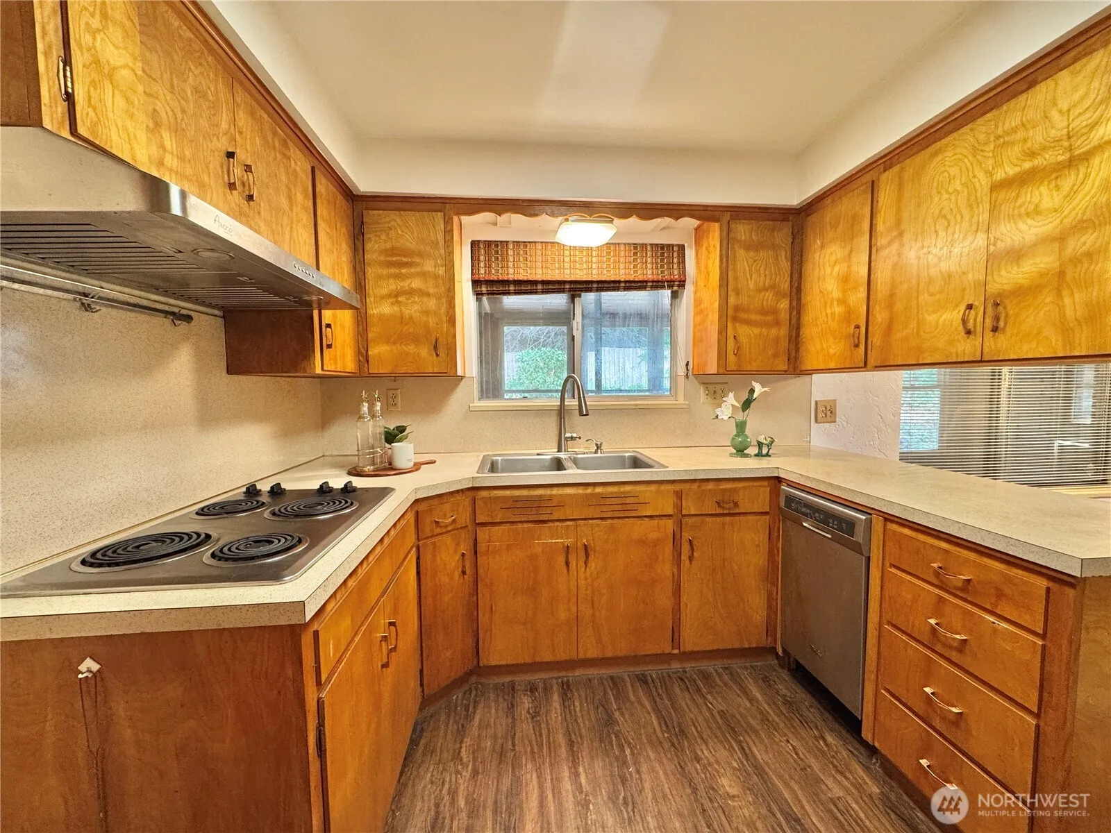 Property photo for 628 E Titus Street Ct, Kent photo 4