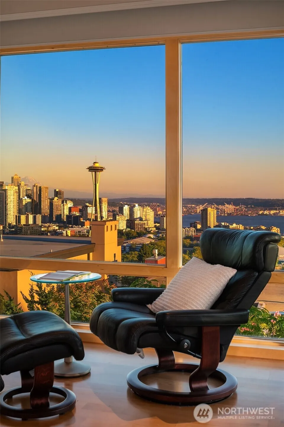 Property photo for 1215 Warren Avenue N, Seattle photo 4