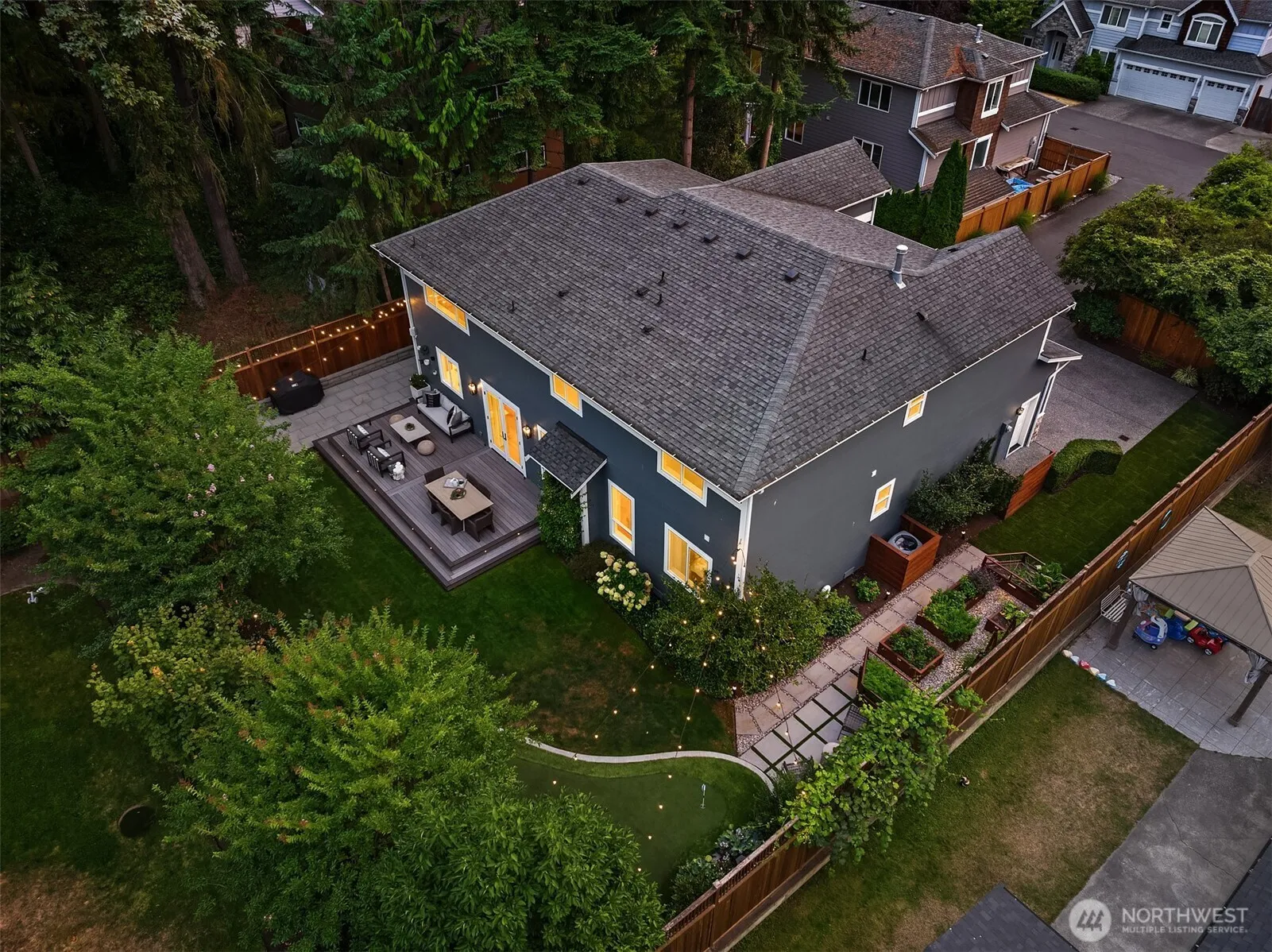 Property photo for 12033 Ne 70th Street, Kirkland photo 2