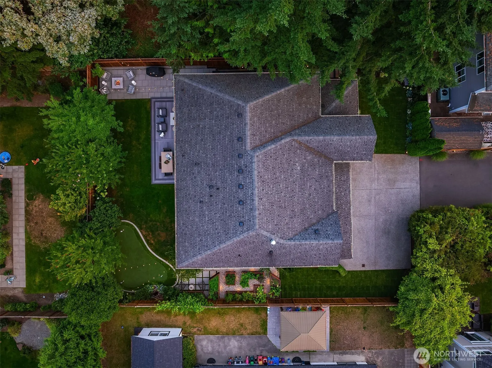 Property photo for 12033 Ne 70th Street, Kirkland photo 3