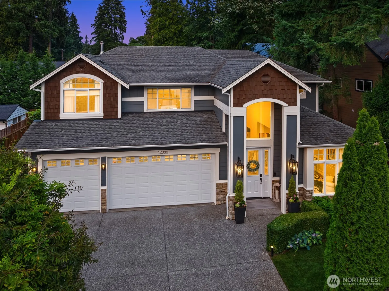 Property photo for 12033 Ne 70th Street, Kirkland