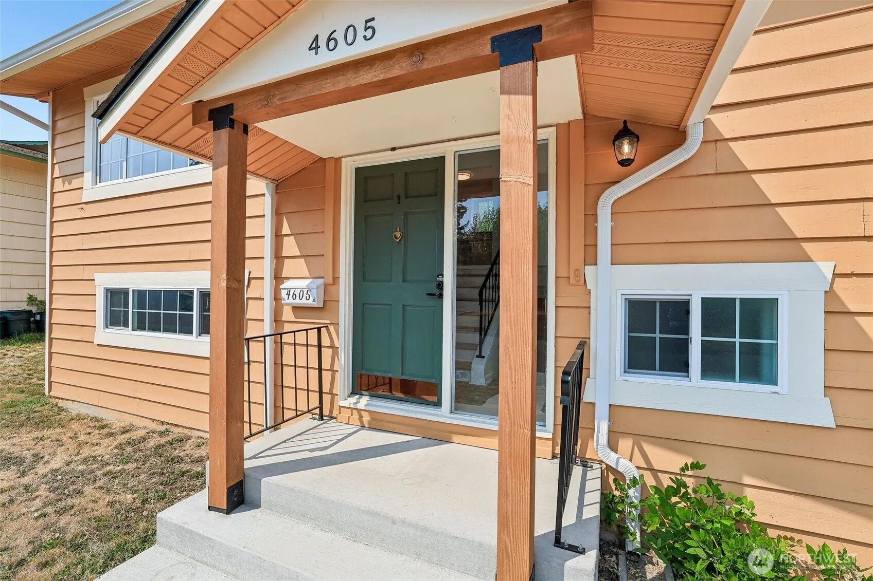 Property photo for 4605 224th Place Sw, Mountlake Terrace photo 2