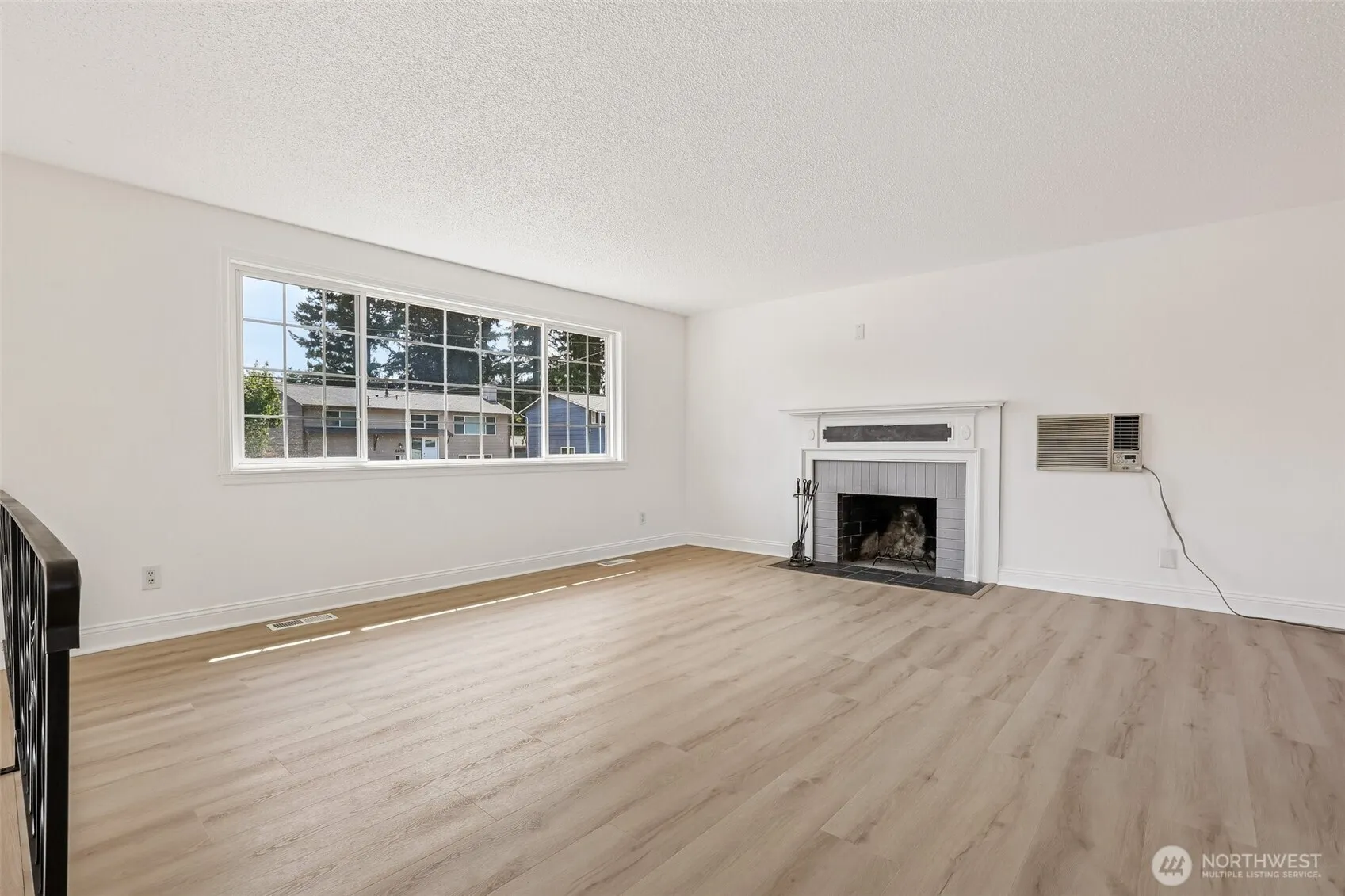 Property photo for 4605 224th Place Sw, Mountlake Terrace photo 5