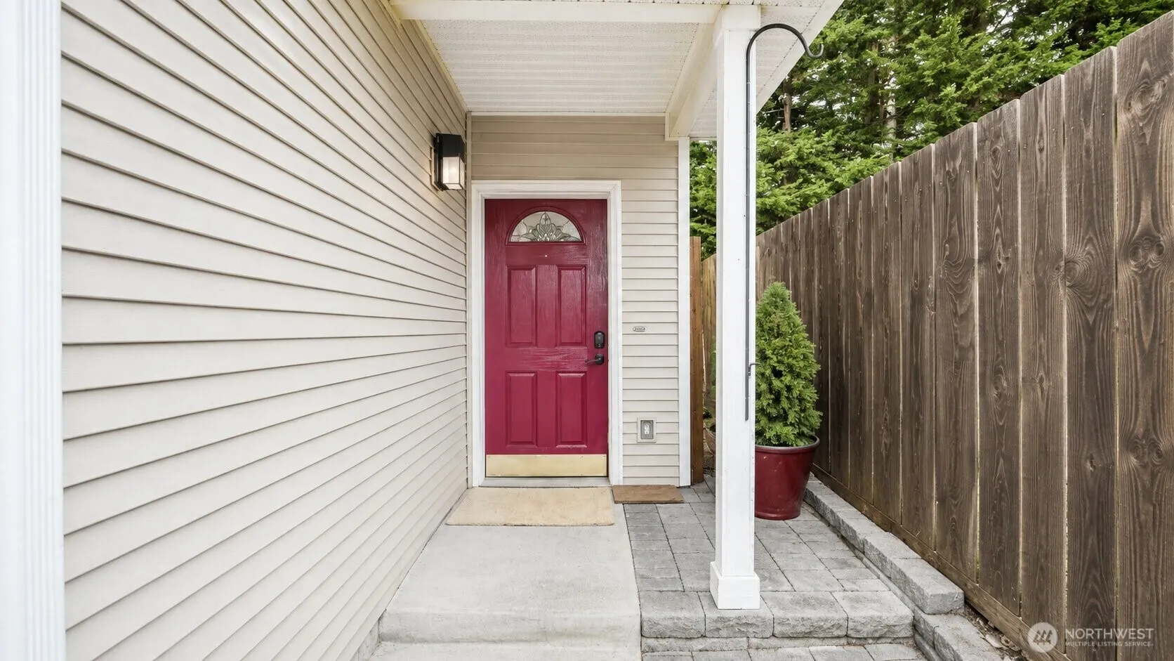 Property photo for 13367 Ambaum Boulevard Sw, Burien photo 4