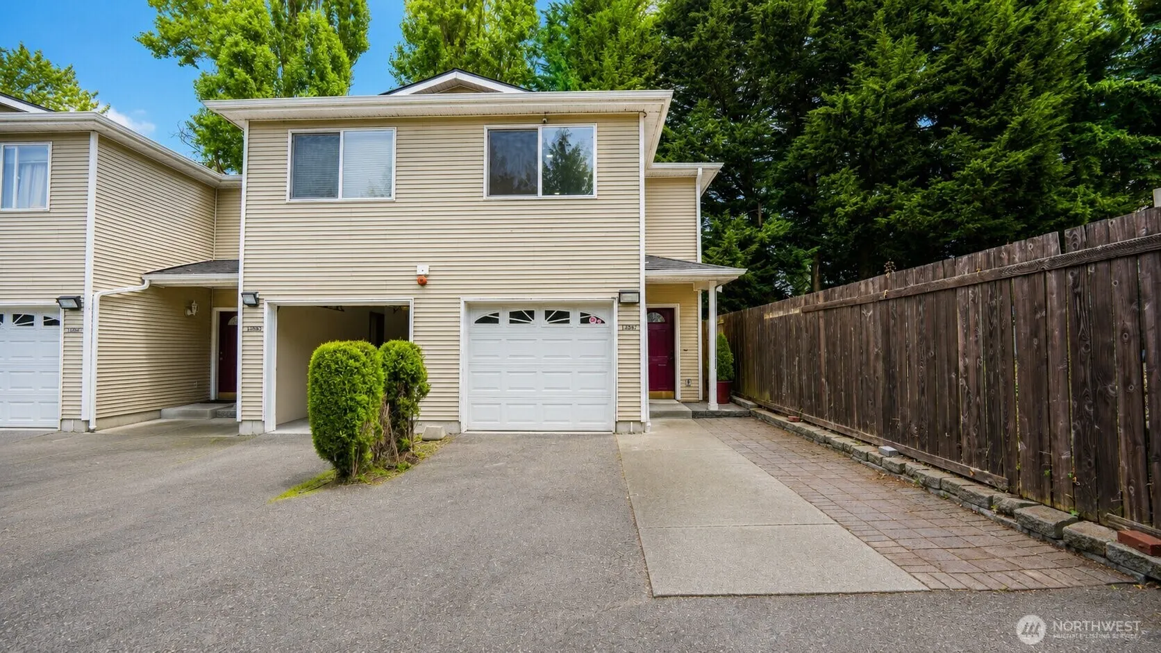 Property photo for 13367 Ambaum Boulevard Sw, Burien photo 3