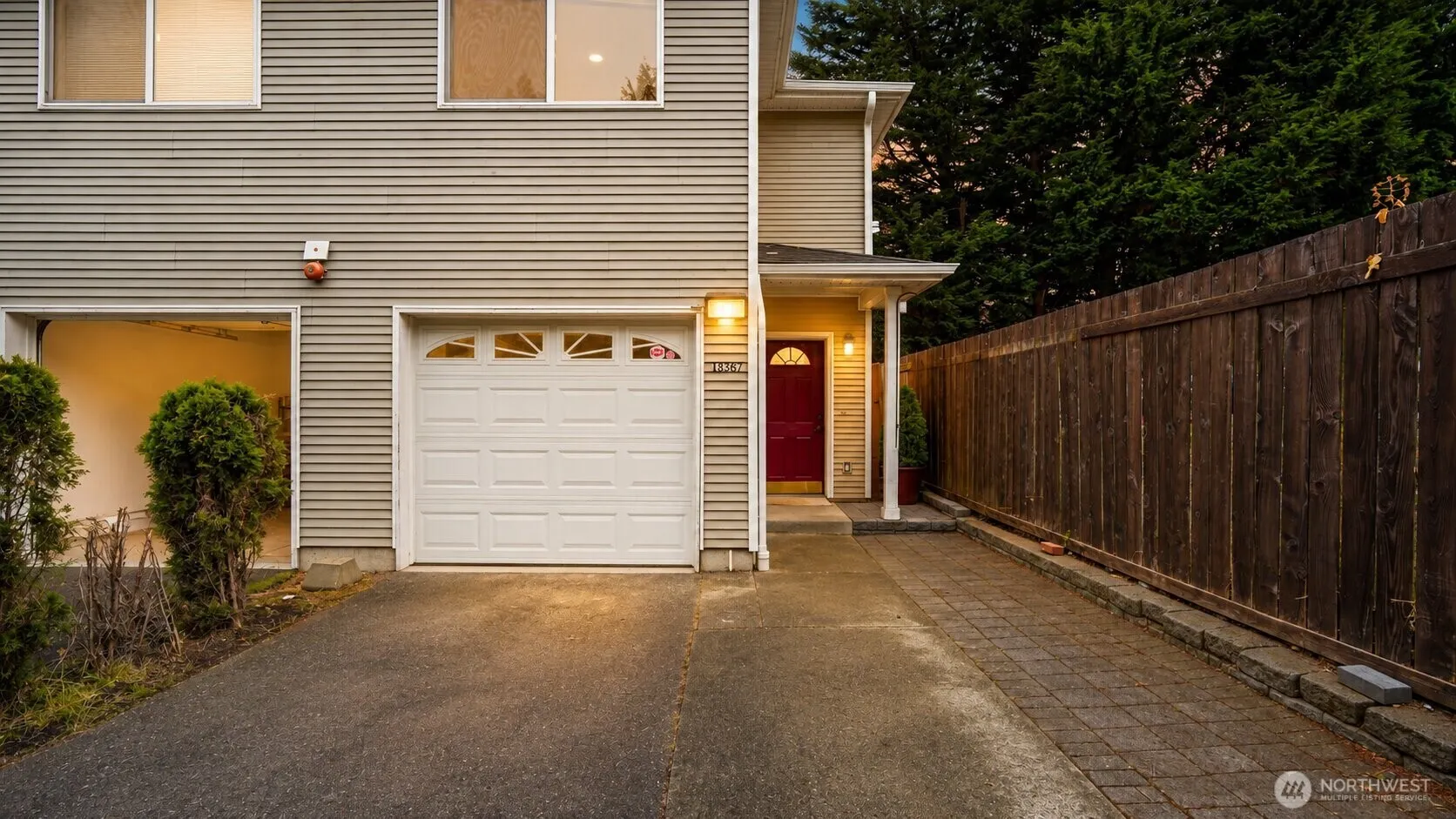 Property photo for 13367 Ambaum Boulevard Sw, Burien photo 2