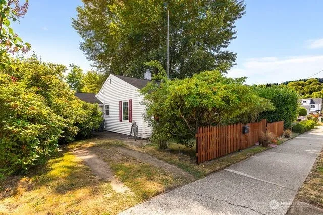 Property photo for 535 S Henderson Street, Seattle photo 4