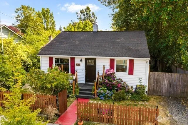 Property photo for 535 S Henderson Street, Seattle photo 2