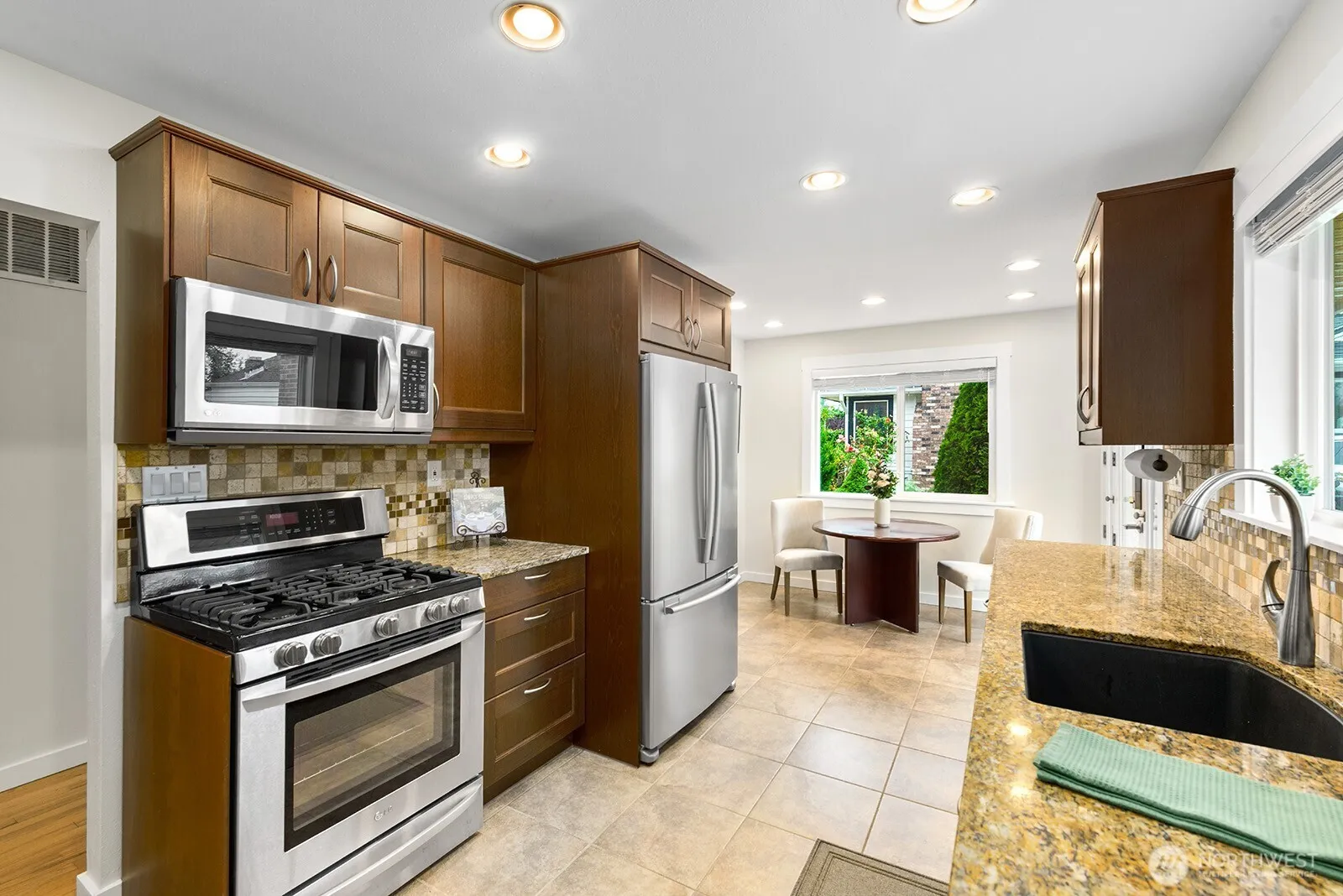 Property photo for 16026 16th Avenue Sw, Burien photo 3