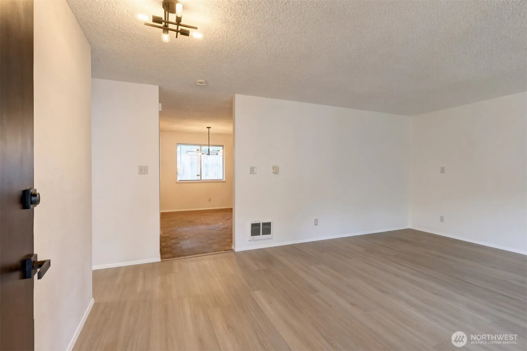 Property photo for 2527 S 286th St, Federal Way photo 3