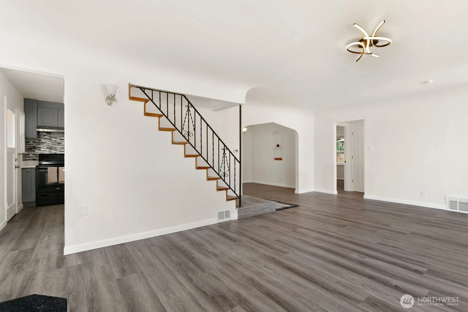 Property photo for 6526 Pacific Avenue, Tacoma photo 5