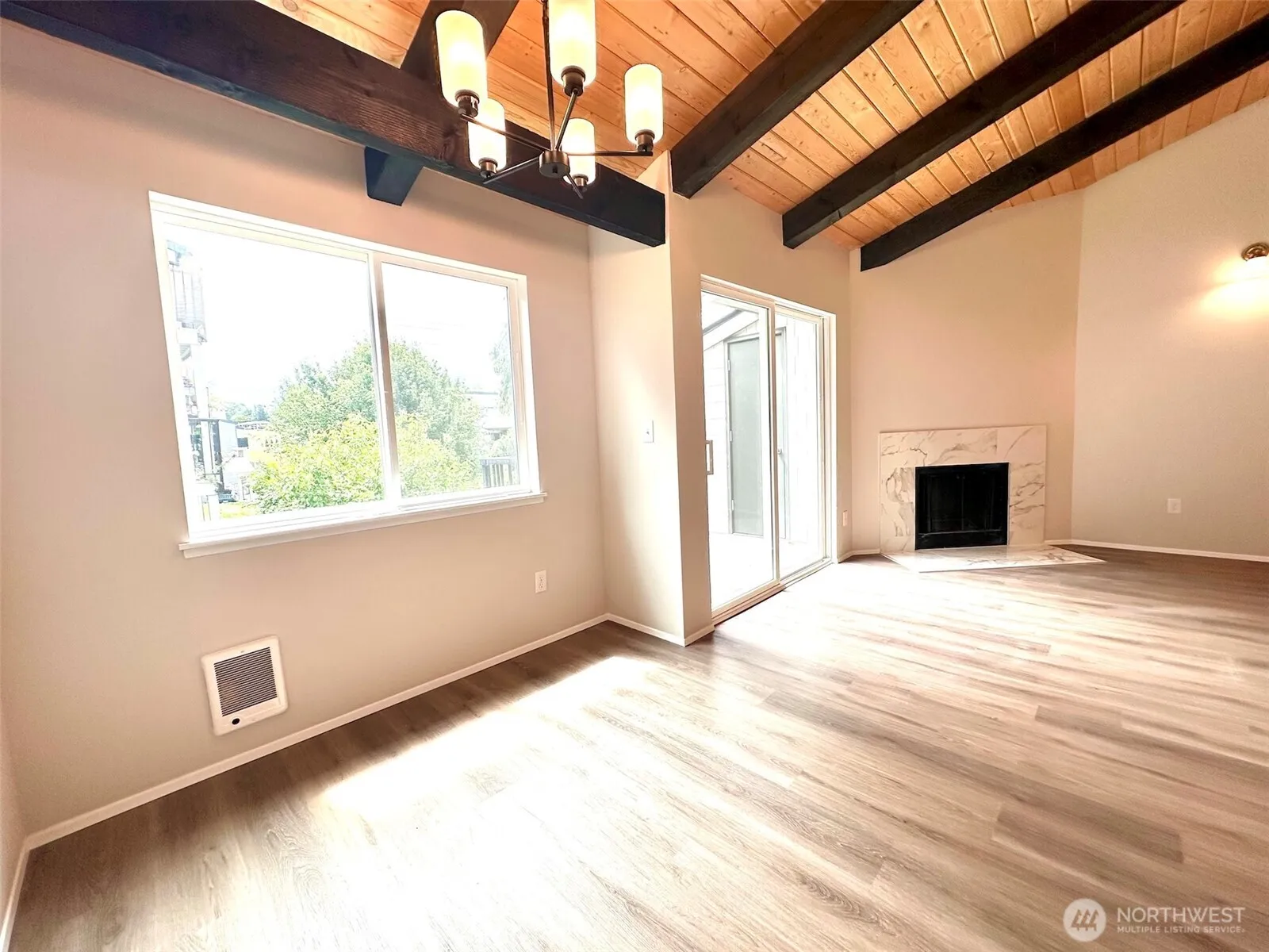 Property photo for 2020 Grant Avenue S #c301, Renton photo 4