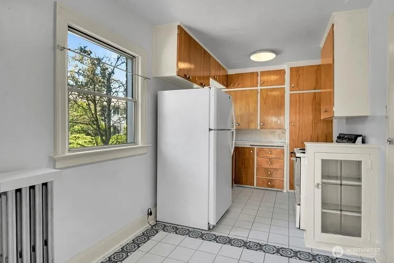Property photo for 756 Broadway Avenue E #202, Seattle photo 4