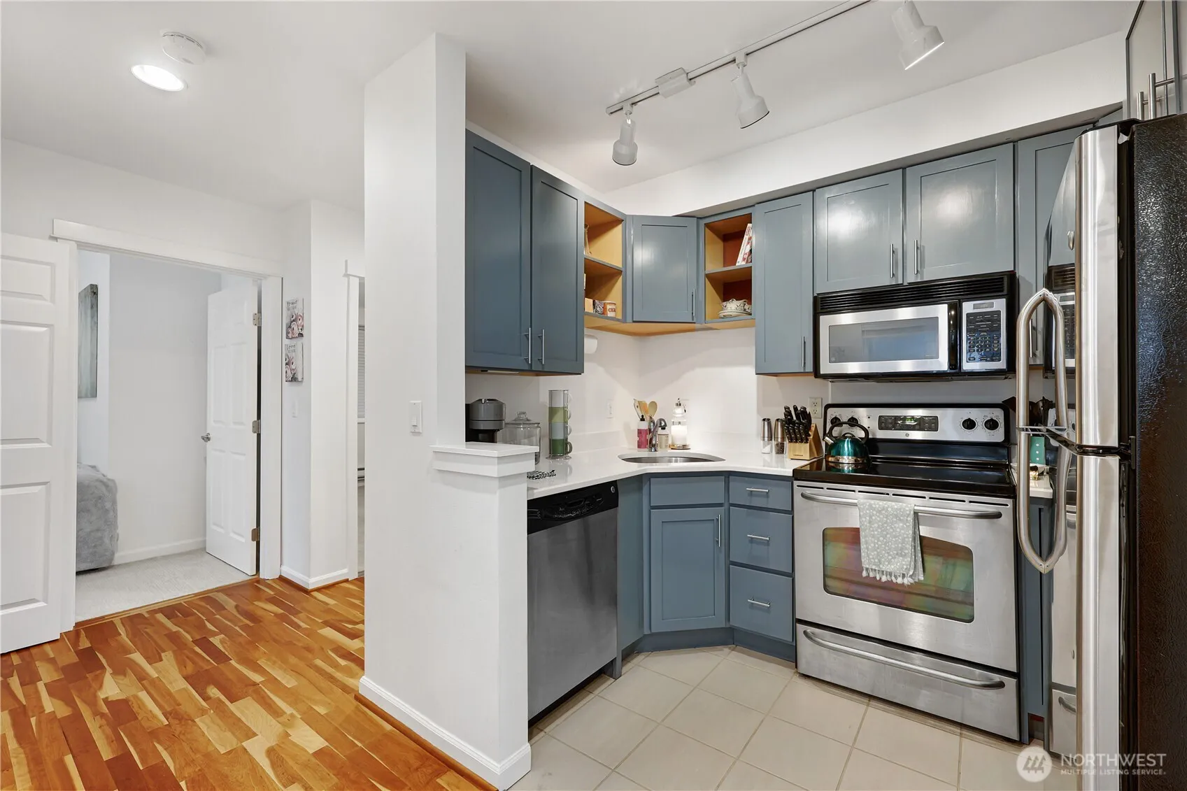 Property photo for 7322 Rainier Avenue Se #209, Seattle photo 4