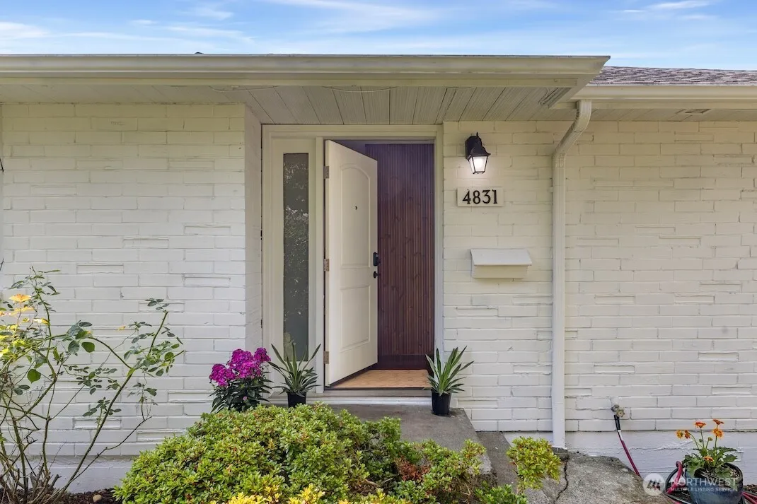 Property photo for 4831 S Holly Street, Seattle photo 4