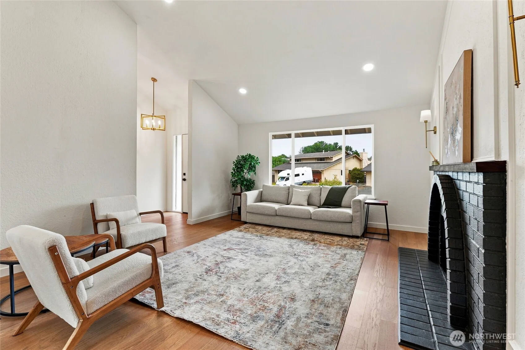 Property photo for 11707 Se 65th Street, Bellevue photo 2