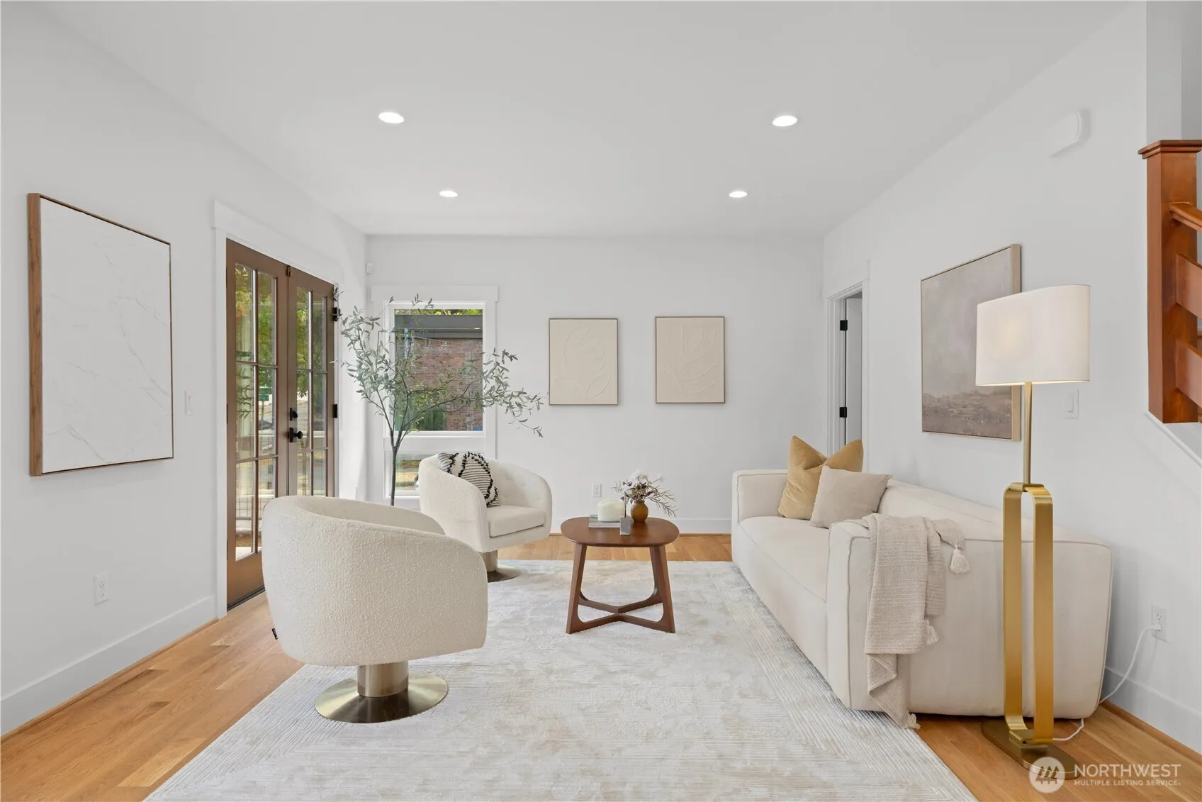 Property photo for 2903 3rd Avenue N, Seattle photo 5