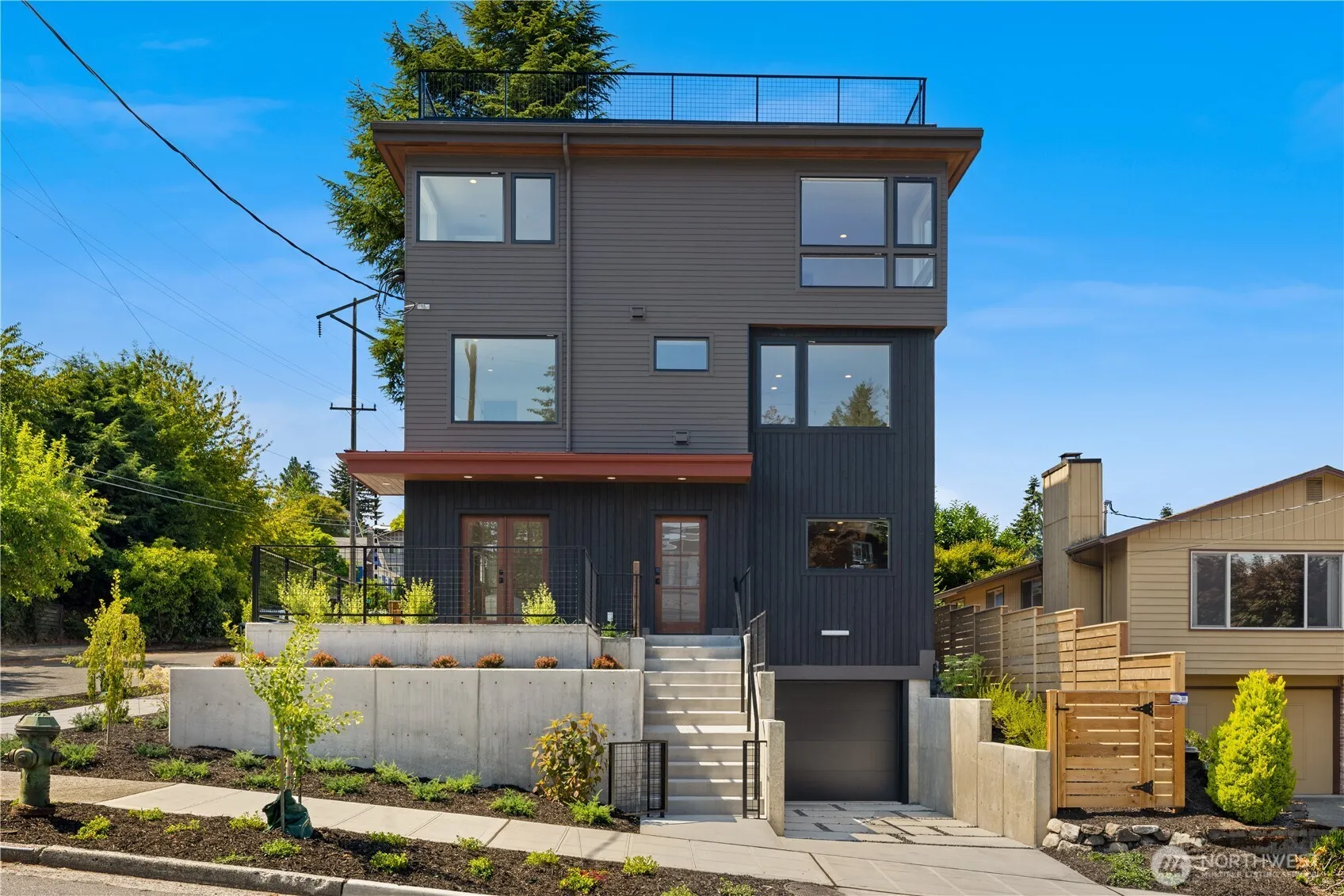 Property photo for 2903 3rd Avenue N, Seattle