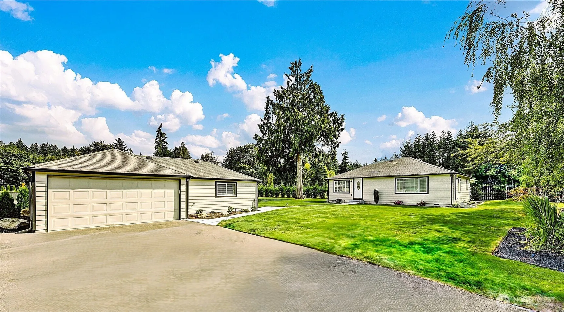Property photo for 5511 Waller Road E, Tacoma photo 2