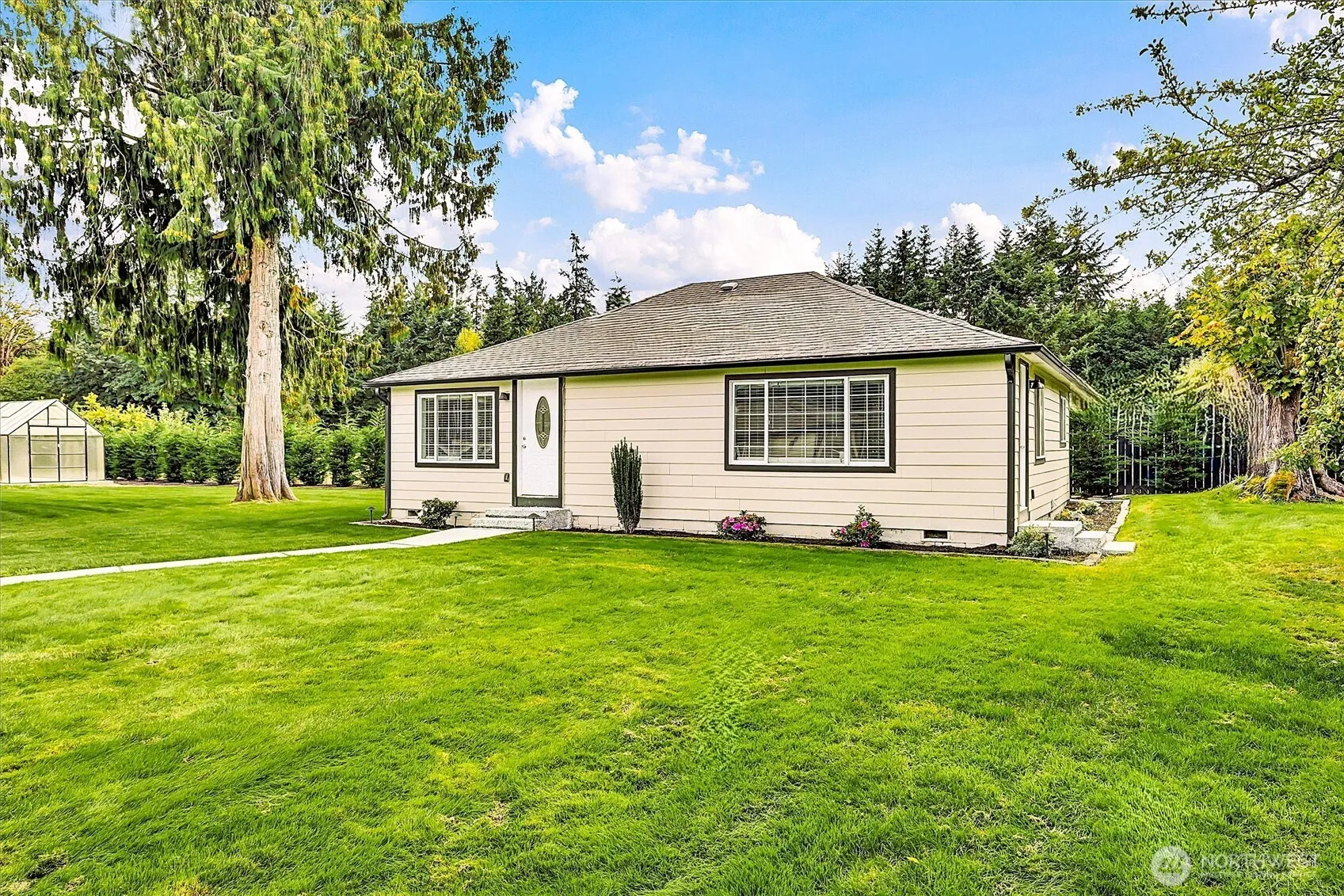 Property photo for 5511 Waller Road E, Tacoma photo 3