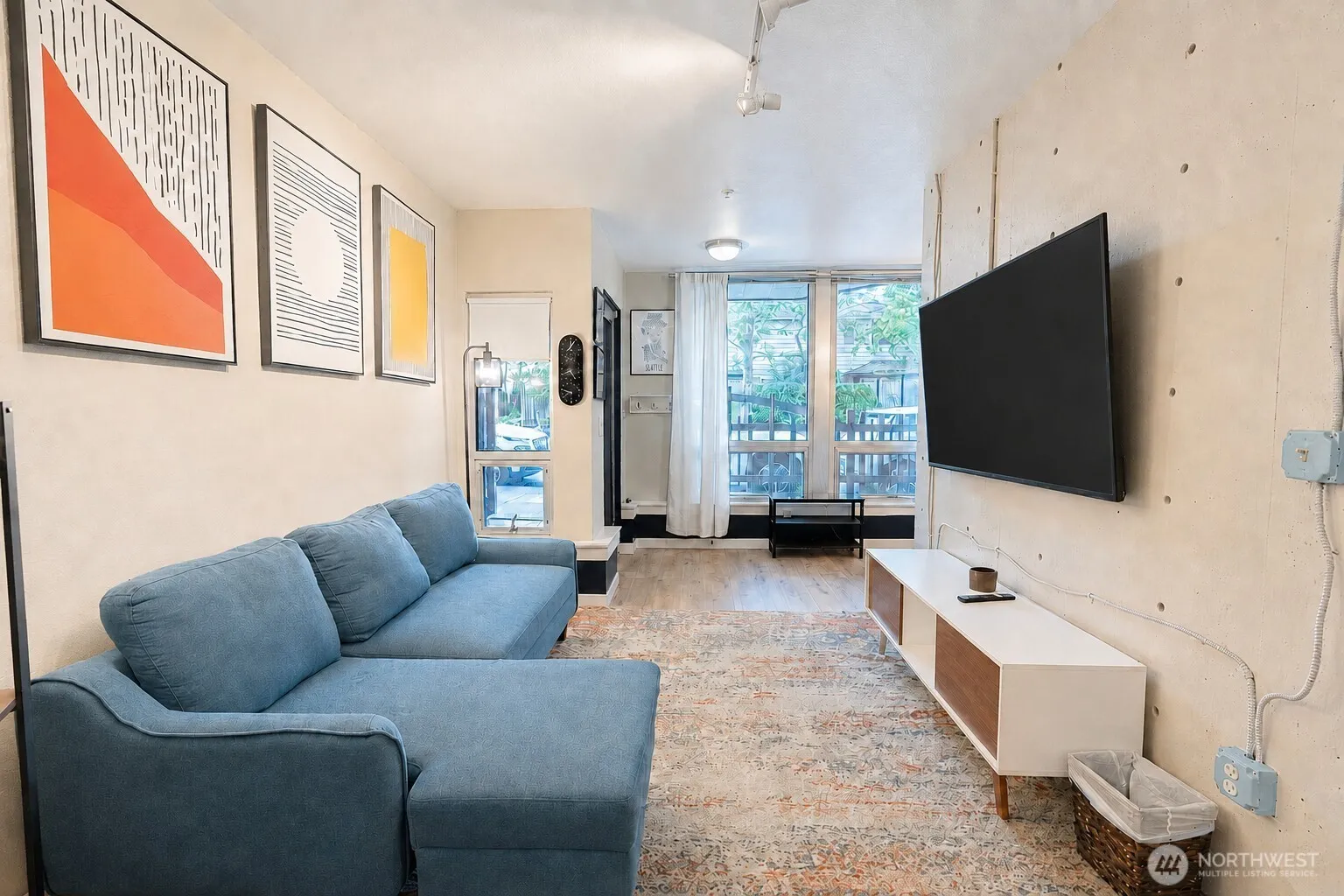 Property photo for 1420 E Pine Street #e6, Seattle