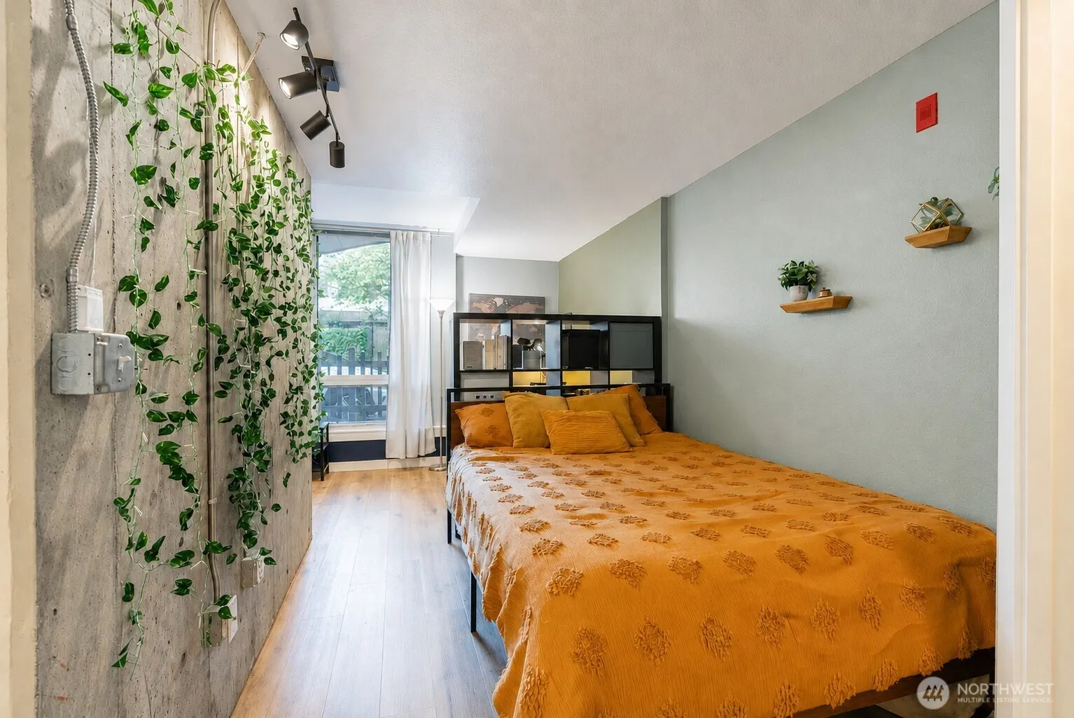 Property photo for 1420 E Pine Street #e6, Seattle photo 5