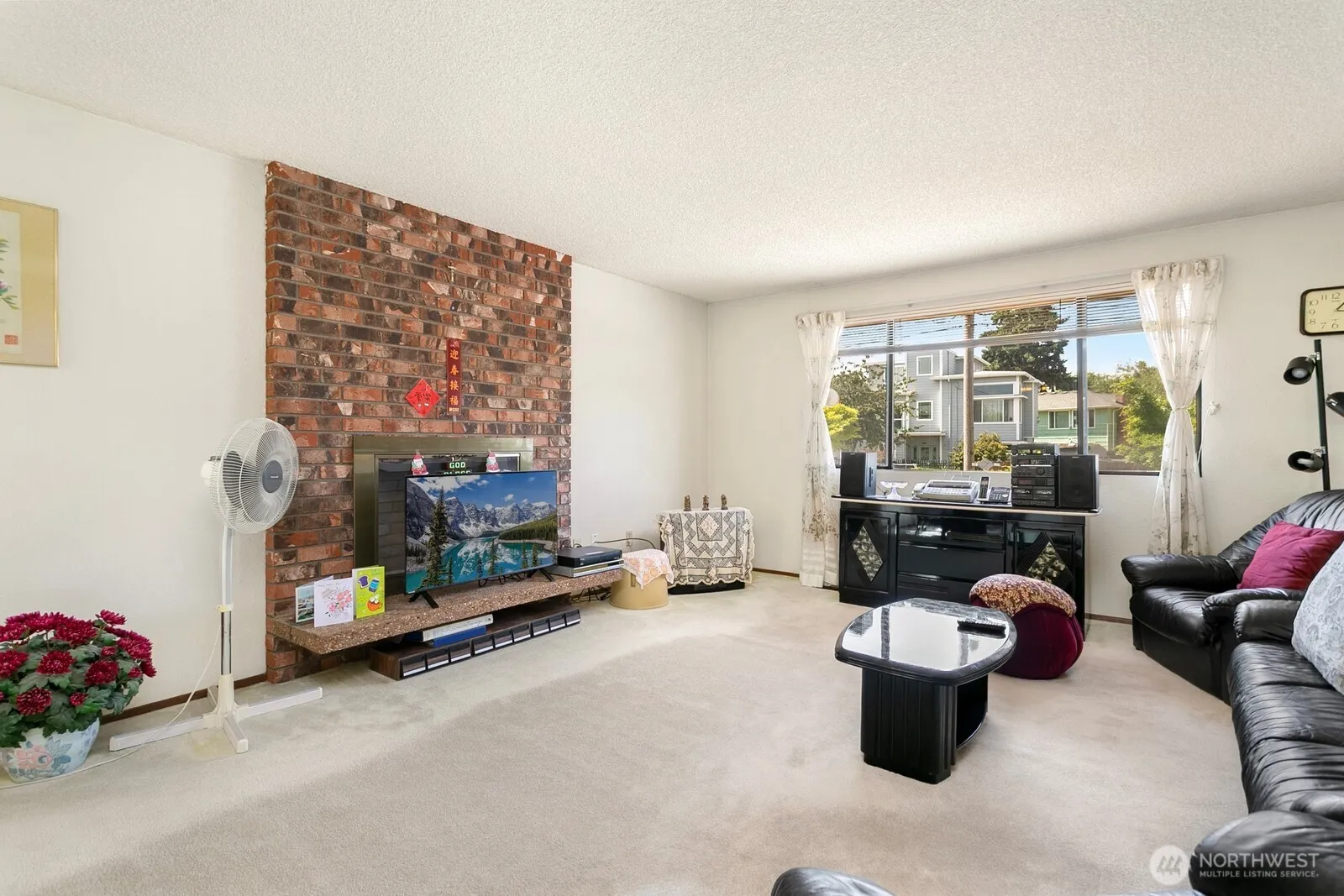 Property photo for 6774 28th Avenue S, Seattle photo 3