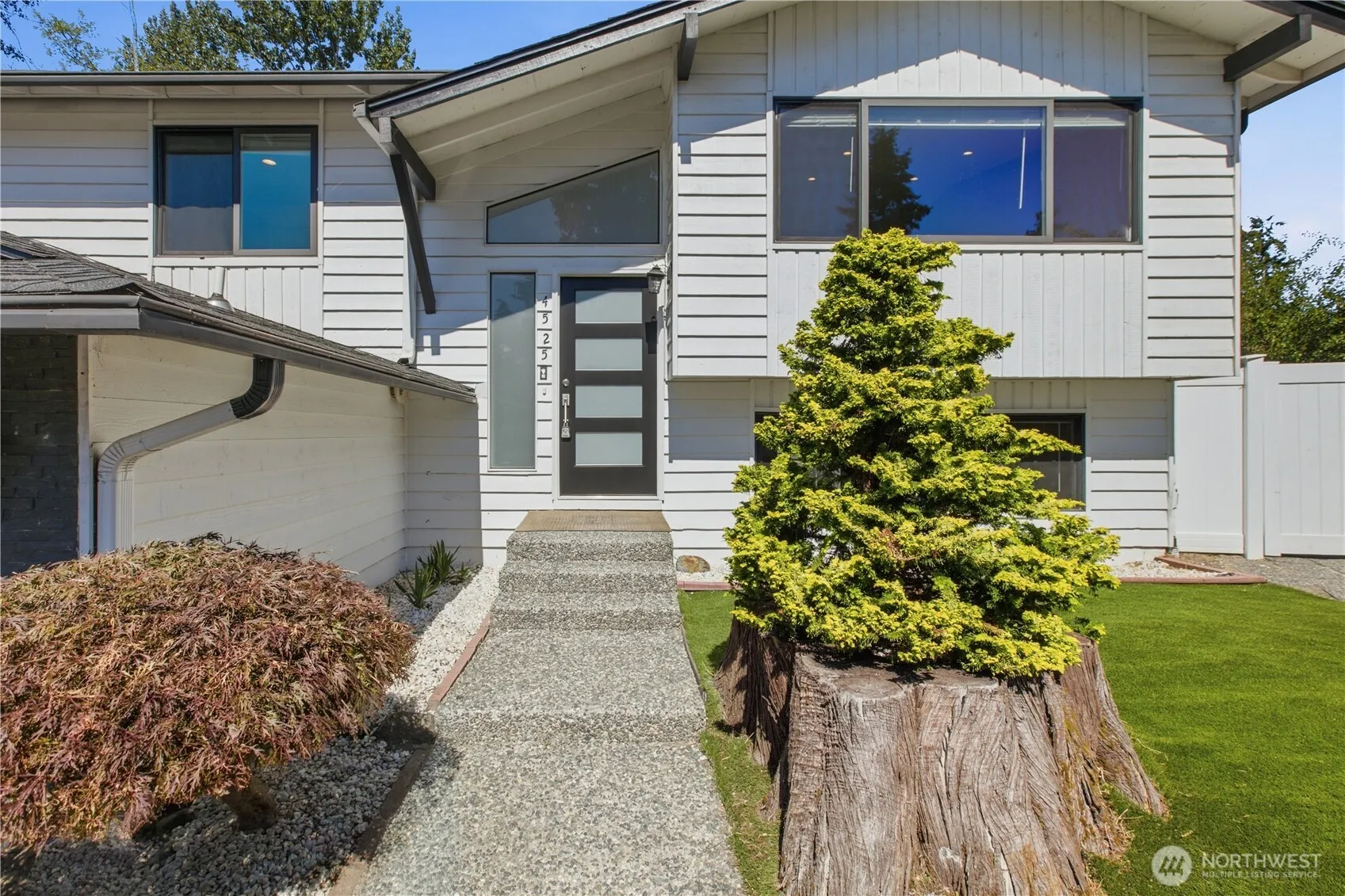 Property photo for 4525 149th Place Sw, Lynnwood photo 2